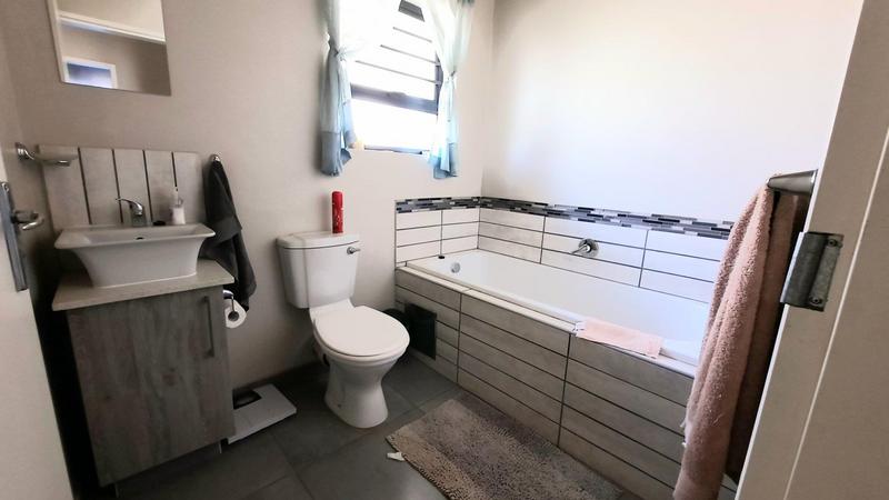 3 Bedroom Property for Sale in Waterkloof East North West